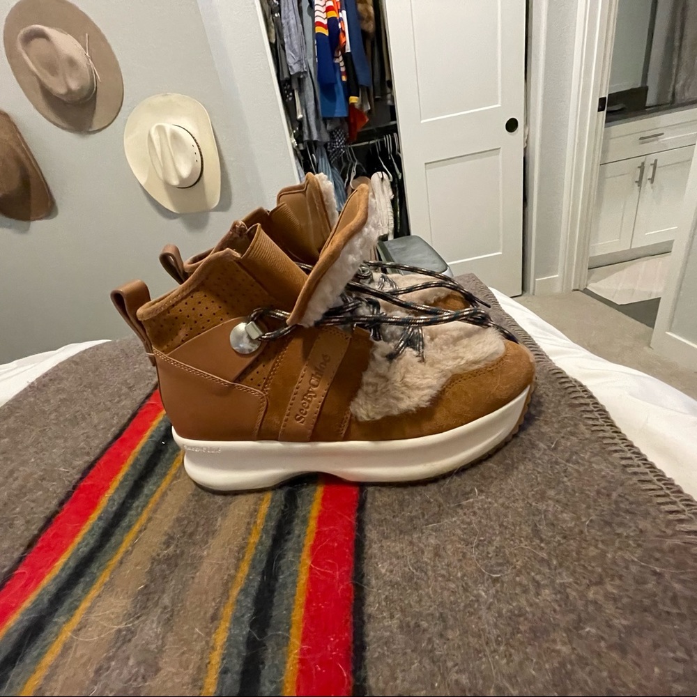 See by Chloe WOMENS HIGH-TOP SHEARLING Sneakers